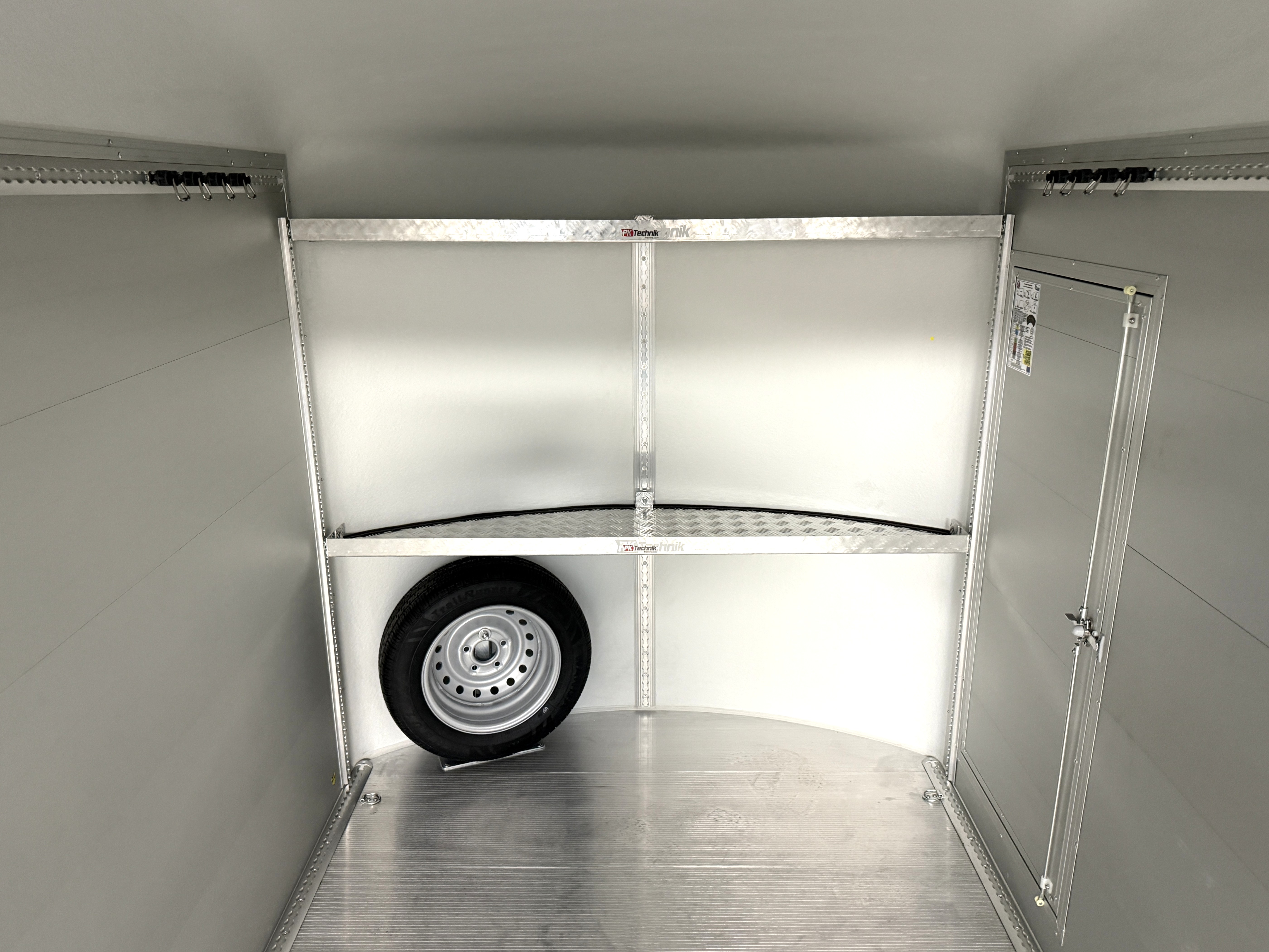 ALU regal Debon C400_2